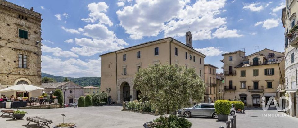 Appartamento 5 locali di 91 m² a Sarteano (53047)