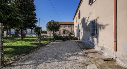 Rustico 5 locali di 234 m² in Massa Fiscaglia (44025)