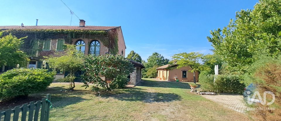 Casale 11 locali di 273 m² in Masio (15024)