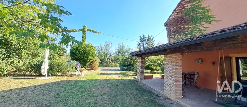Casale 11 locali di 273 m² in Masio (15024)