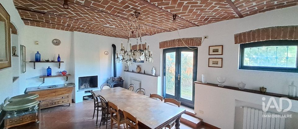 Casale 11 locali di 273 m² in Masio (15024)