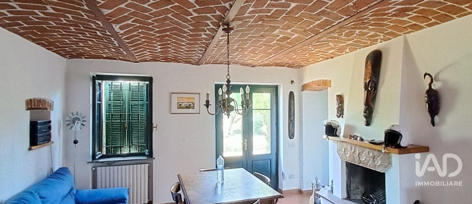 Casale 11 locali di 273 m² in Masio (15024)