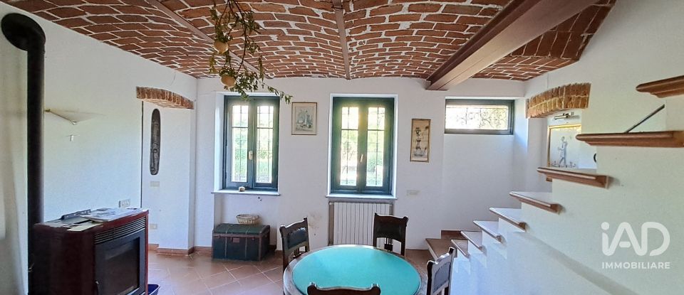 Casale 11 locali di 273 m² in Masio (15024)