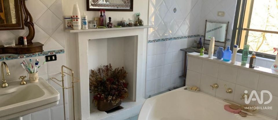 Casale 11 locali di 273 m² in Masio (15024)