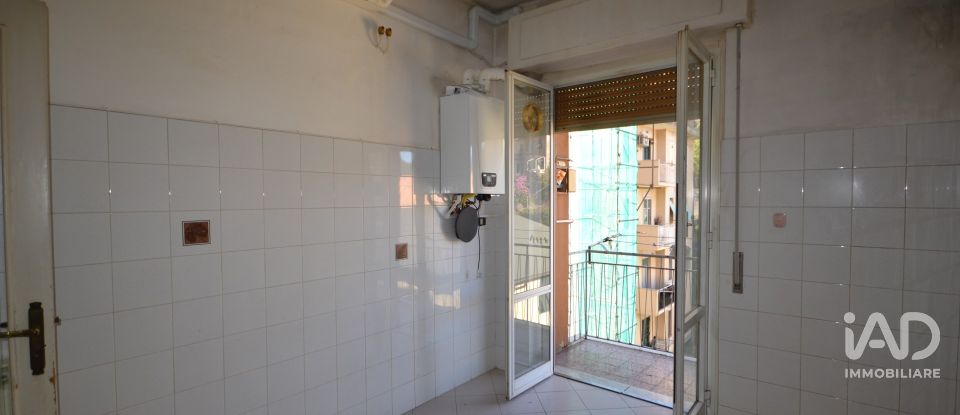 Four-room apartment of 82 m² in Genova (16138)