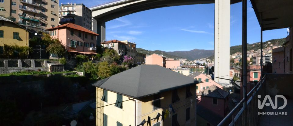 Four-room apartment of 82 m² in Genova (16138)