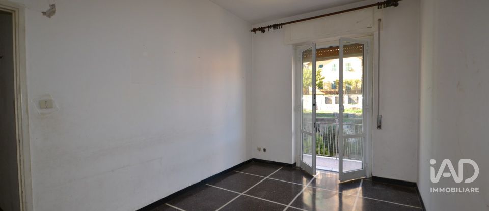 Four-room apartment of 82 m² in Genova (16138)