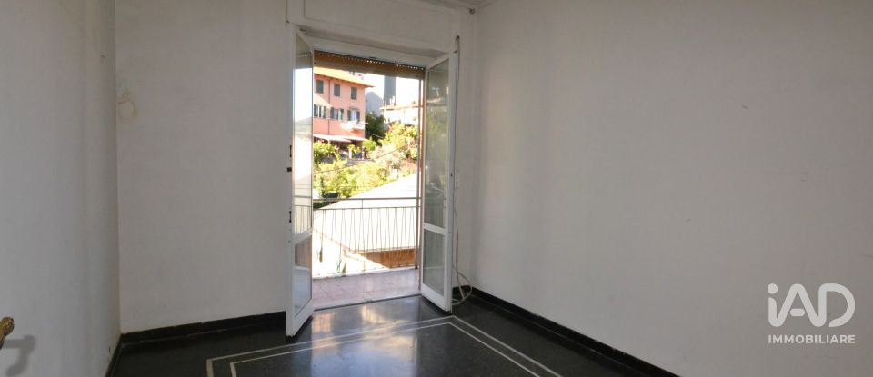 Four-room apartment of 82 m² in Genova (16138)