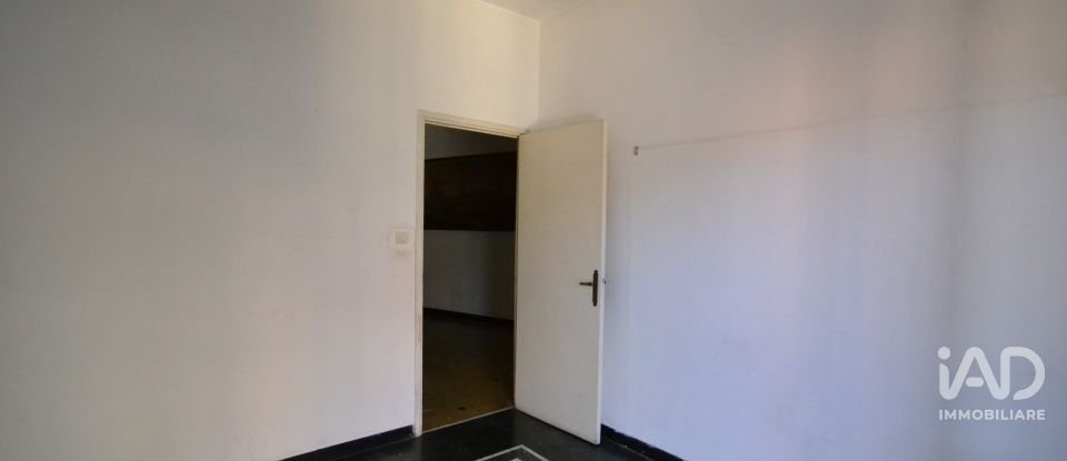 Four-room apartment of 82 m² in Genova (16138)