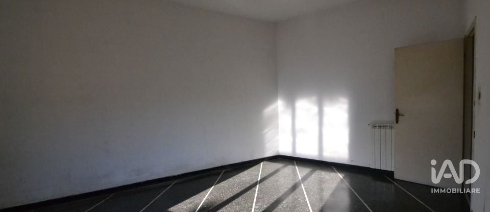 Four-room apartment of 82 m² in Genova (16138)