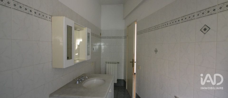 Four-room apartment of 82 m² in Genova (16138)