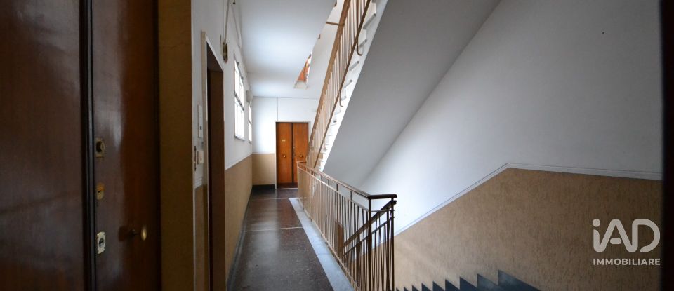 Four-room apartment of 82 m² in Genova (16138)