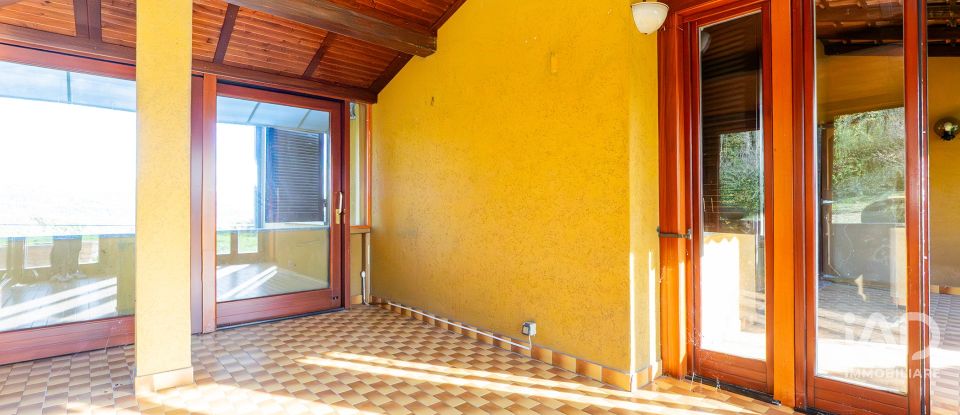 Townhouse 8 rooms of 180 m² in Perego (23888)