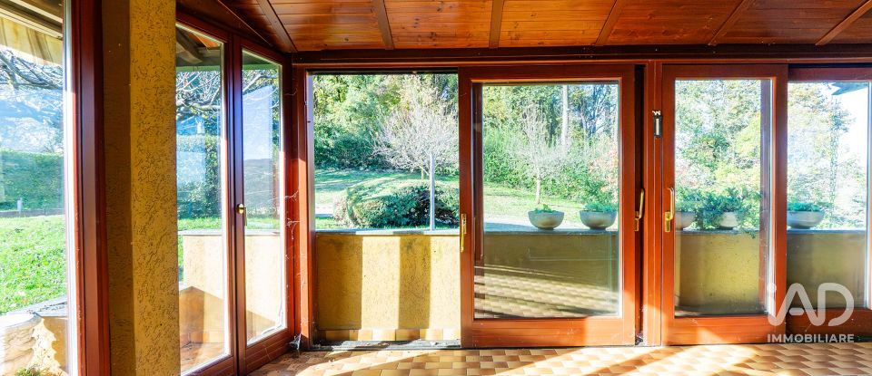 Townhouse 8 rooms of 180 m² in Perego (23888)