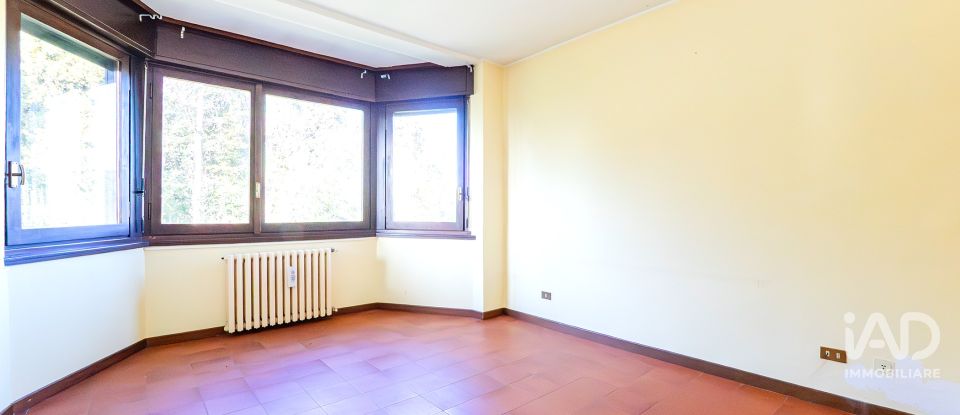 Townhouse 8 rooms of 180 m² in Perego (23888)