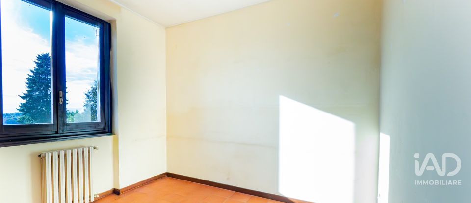 Townhouse 8 rooms of 180 m² in Perego (23888)