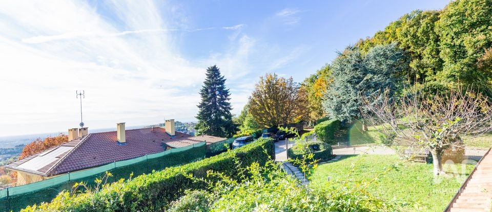 Townhouse 8 rooms of 180 m² in Perego (23888)