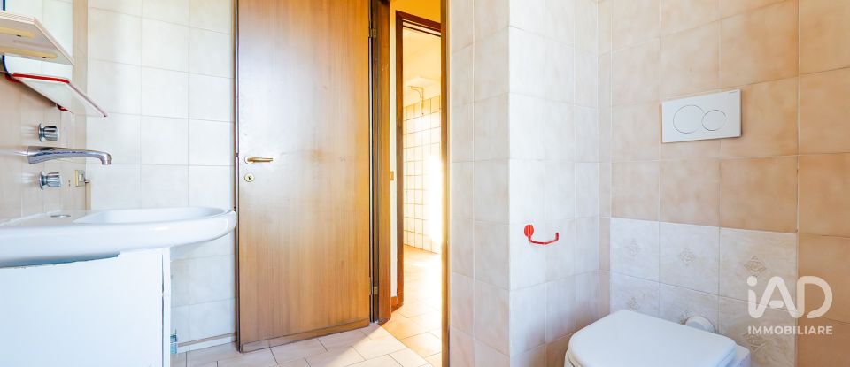 Townhouse 8 rooms of 180 m² in Perego (23888)