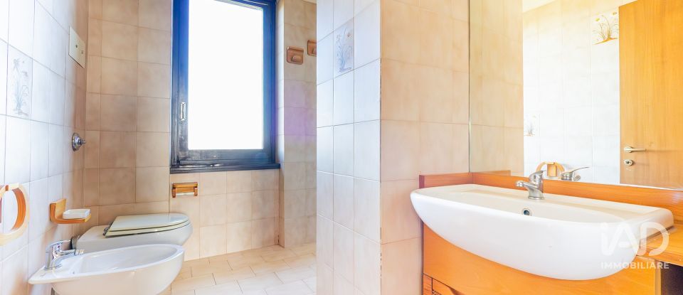 Townhouse 8 rooms of 180 m² in Perego (23888)