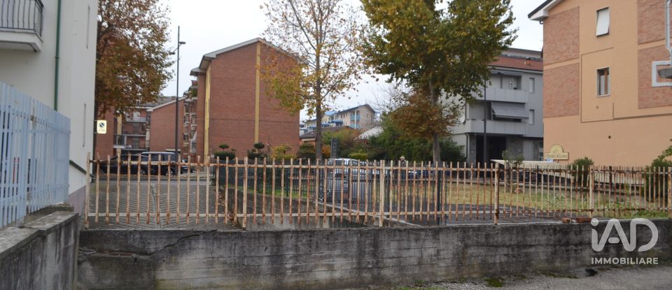 Parking of 14 m² in Diano d'Alba (12051)