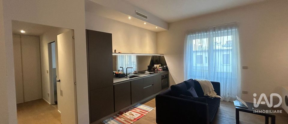 Monolocale di 65 m² a Milano (20124)