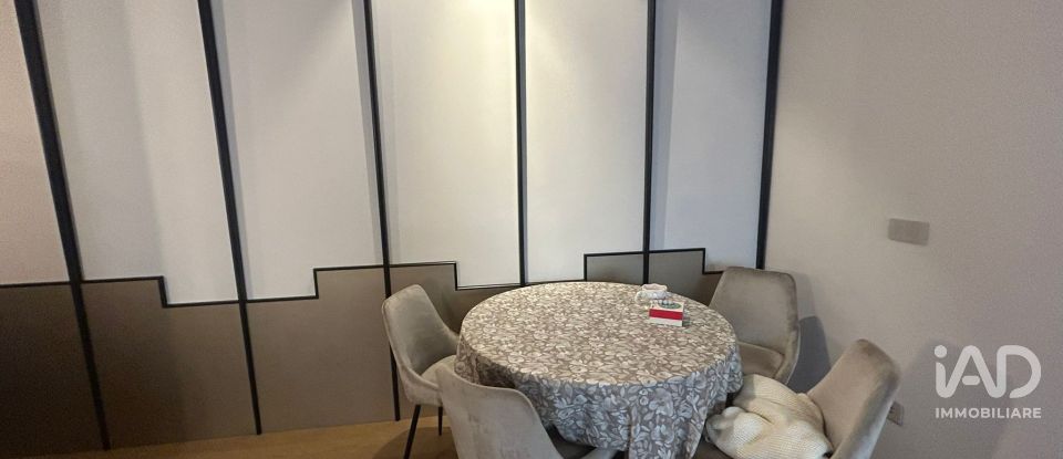 Monolocale di 65 m² a Milano (20124)