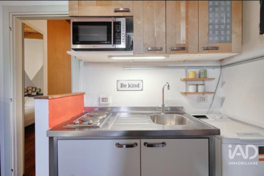 Two-room apartment of 40 m² in Milano (20143)