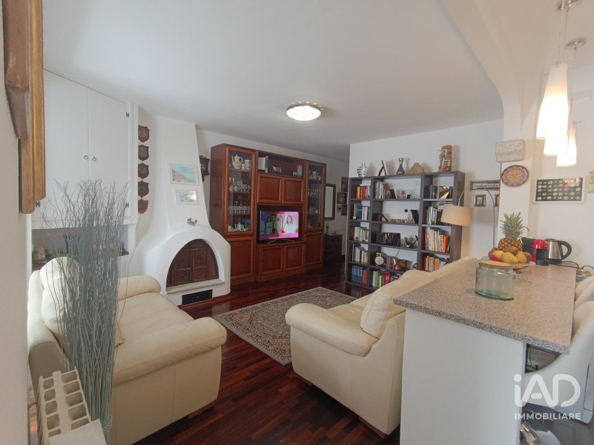 Apartment 5 rooms of 90 m² in Olbia (07026)