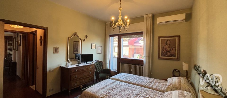 Apartment 7 rooms of 155 m² in Firenze (50126)