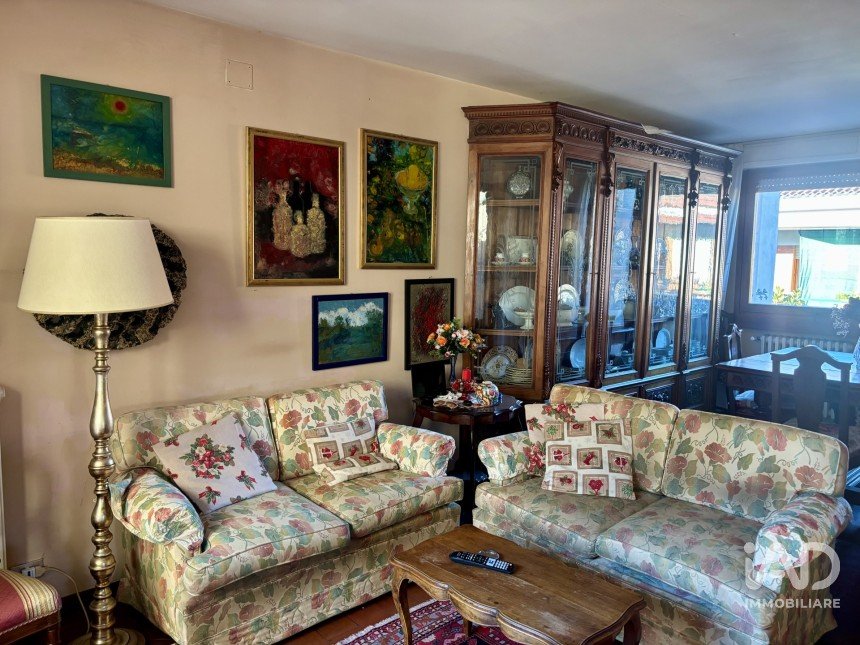 Apartment 7 rooms of 155 m² in Firenze (50126)