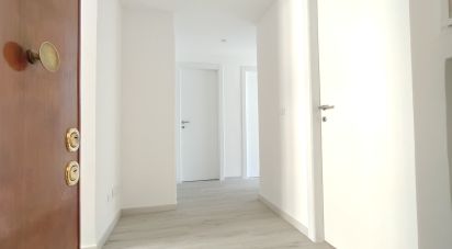 Varie superfici 1 locale di 20 m² a Roma (00139)