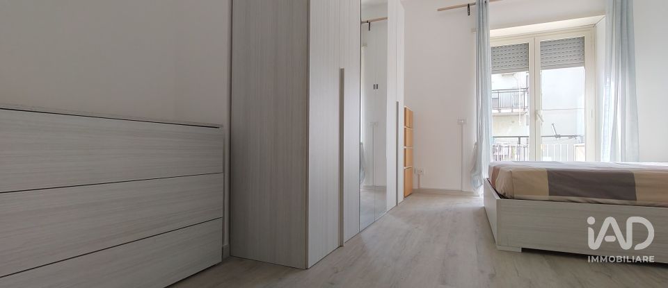 Varie superfici 1 locale di 20 m² a Roma (00139)