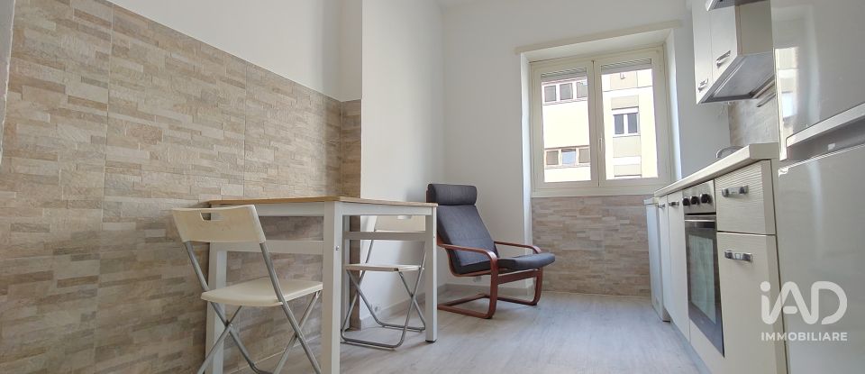 Varie superfici 1 locale di 20 m² a Roma (00139)