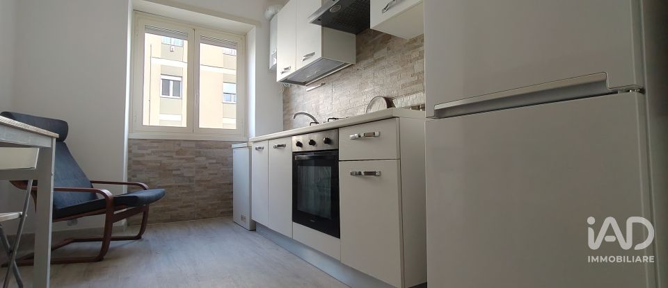 Varie superfici 1 locale di 20 m² a Roma (00139)