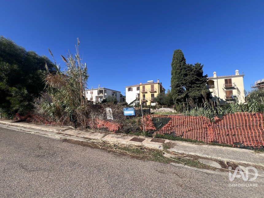 Terreno di 563 m² in Tortolì (08048)