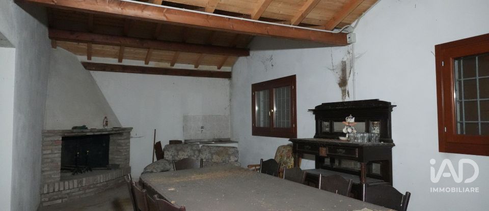 Barn conversion 9 rooms of 1,022 m² in Cavezzo (41032)