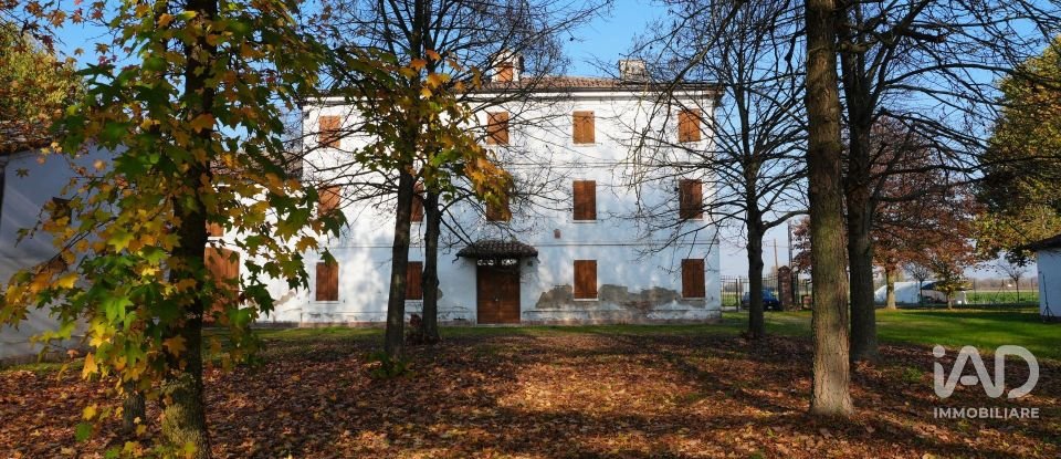 Barn conversion 9 rooms of 1,022 m² in Cavezzo (41032)