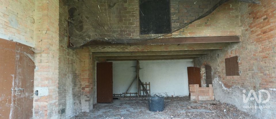 Barn conversion 9 rooms of 1,022 m² in Cavezzo (41032)