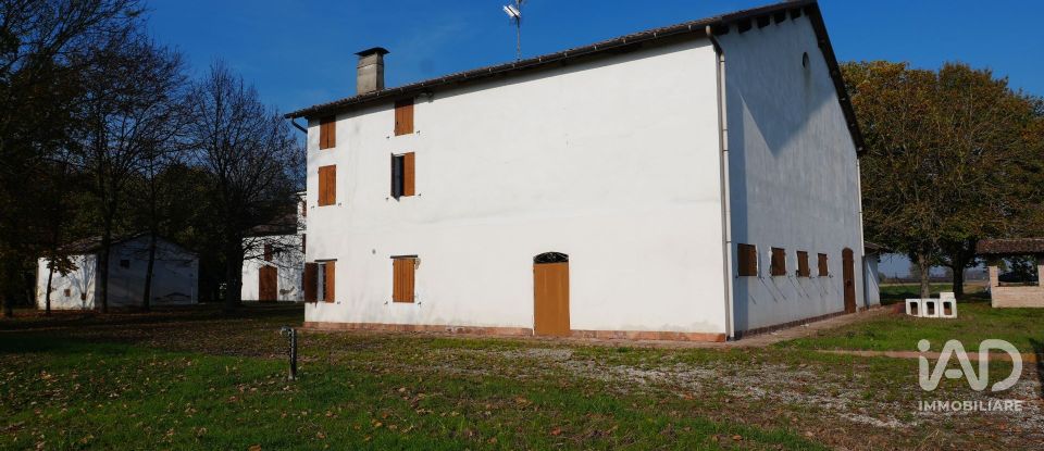 Barn conversion 9 rooms of 1,022 m² in Cavezzo (41032)