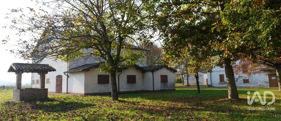 Barn conversion 9 rooms of 1,022 m² in Cavezzo (41032)