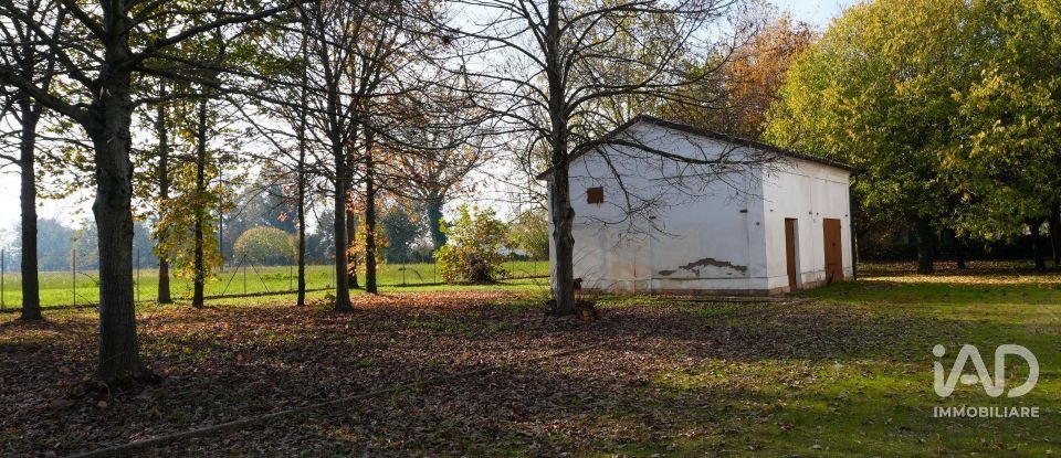 Barn conversion 9 rooms of 1,022 m² in Cavezzo (41032)