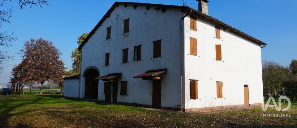 Barn conversion 9 rooms of 1,022 m² in Cavezzo (41032)