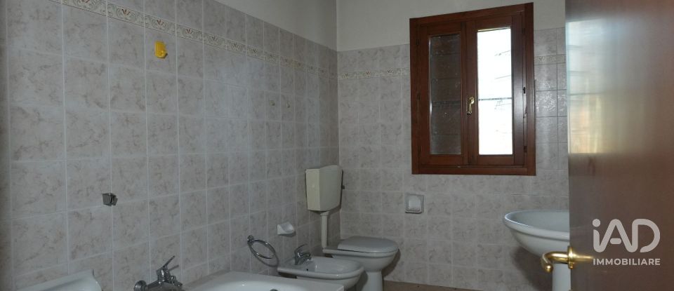 Barn conversion 9 rooms of 1,022 m² in Cavezzo (41032)