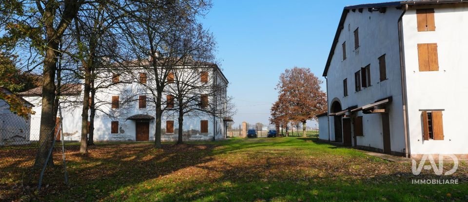 Barn conversion 9 rooms of 1,022 m² in Cavezzo (41032)