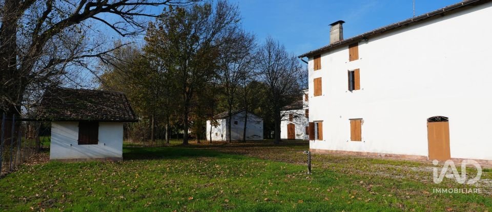 Barn conversion 9 rooms of 1,022 m² in Cavezzo (41032)