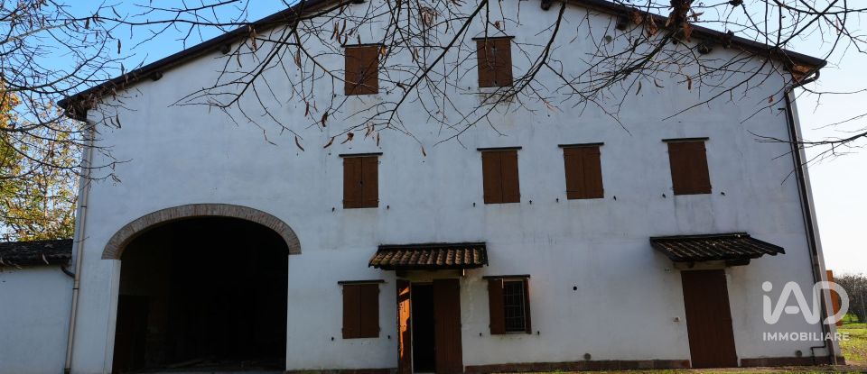Barn conversion 9 rooms of 1,022 m² in Cavezzo (41032)