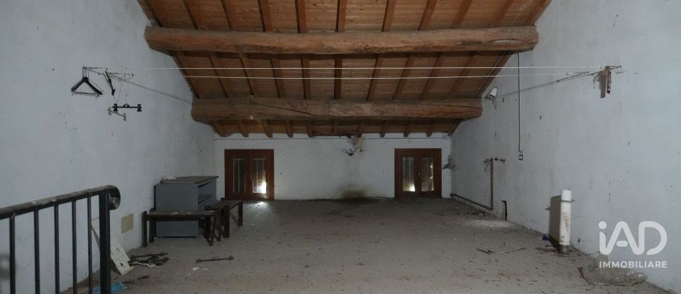 Barn conversion 9 rooms of 1,022 m² in Cavezzo (41032)
