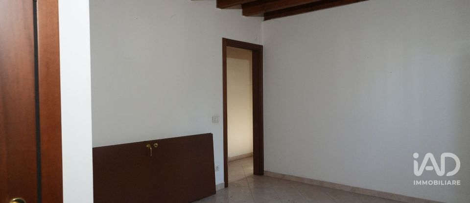 Barn conversion 9 rooms of 1,022 m² in Cavezzo (41032)