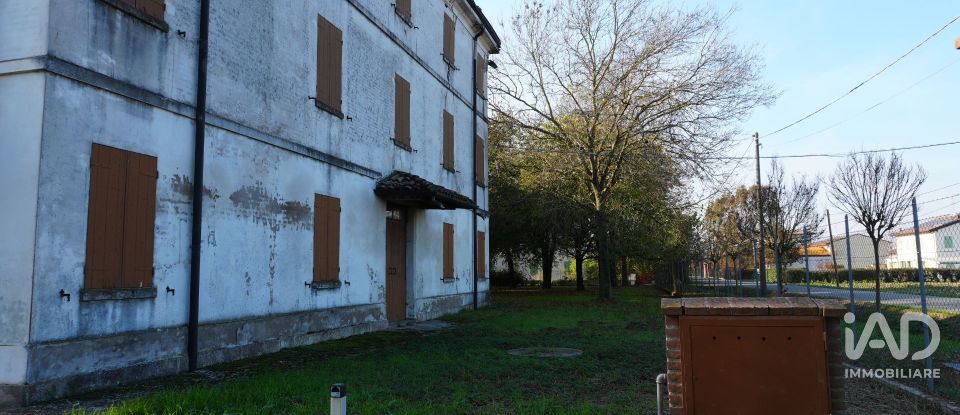 Barn conversion 9 rooms of 1,022 m² in Cavezzo (41032)