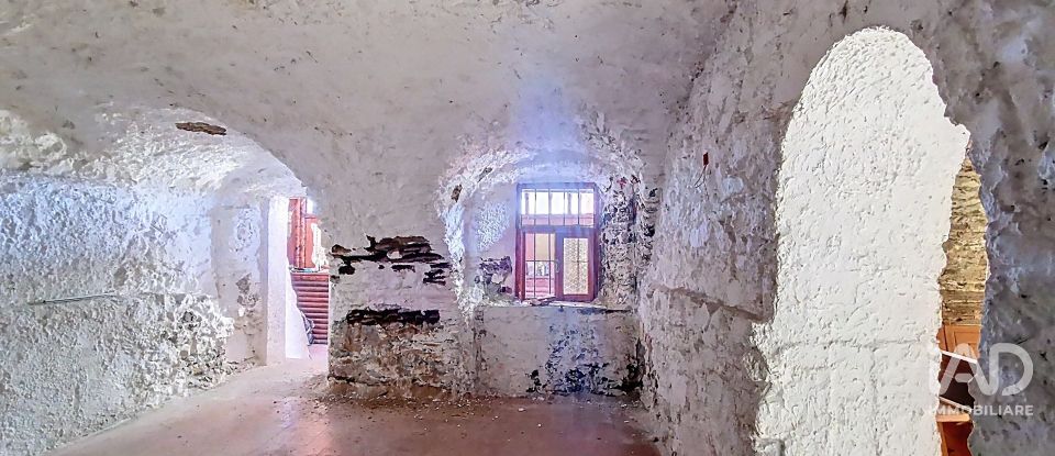 House 9 rooms of 275 m² in Quart (11020)